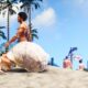 Der Trailer ´zu Like A Dragon: Infinite Wealth zeigt einen splitterfasernackten Kasuga Ichiban an einem Hawaiianischen Strand